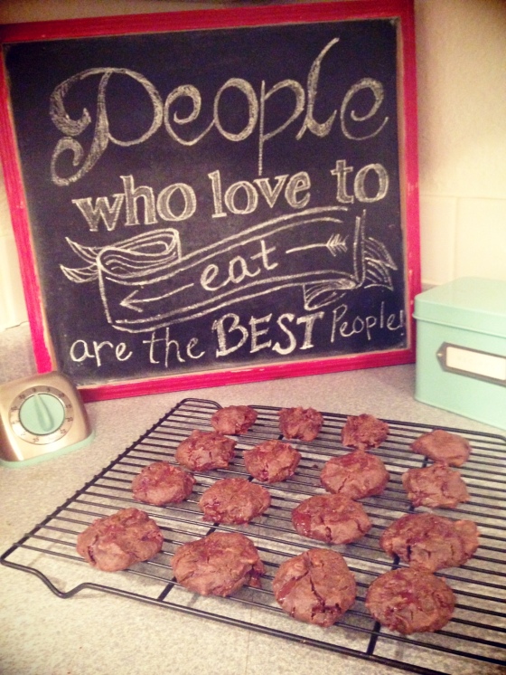 And Voila!  Here is the finished product along with the Chalkboard artwork I did last week!  "People who love to eat are the best people!" - Julie Child